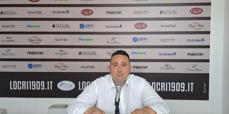 Locri. Si scaldano i motori